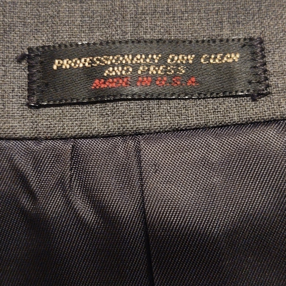 The Executive Club Women's Blazer - Picture 4 of 9